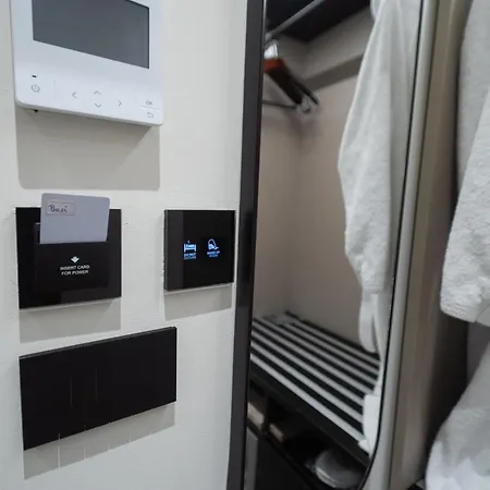 Hotel Central Inn Tirana מלון 4*
