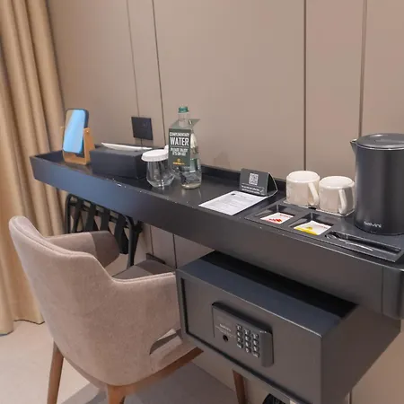 Hotel Central Inn Tirana מלון טיראנה