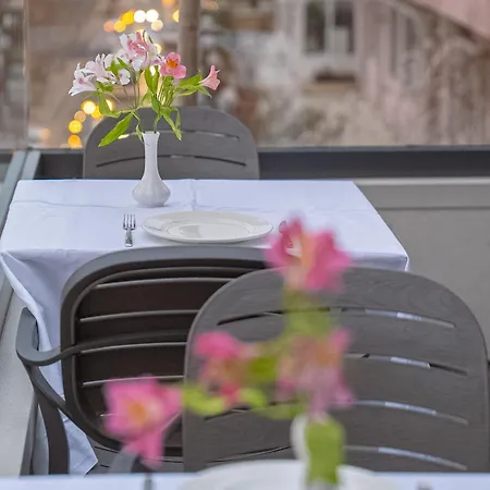 Hotel Central Inn Tirana מלון 4*