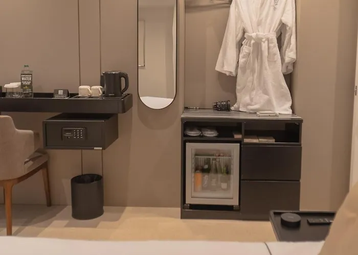 Hotel Central Inn Tirana Hotel 4*