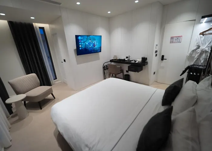 Hotel Central Inn Tirana 4*