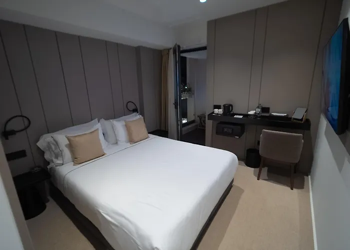 Hotel Central Inn Tirana 4* Tirana