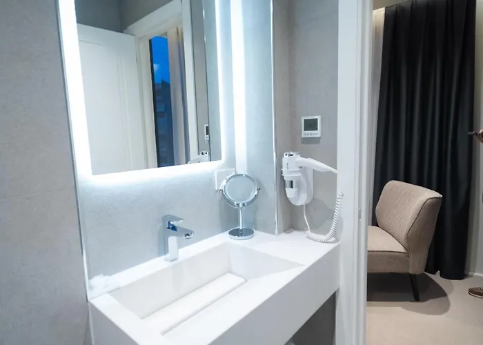 Hotel Hotel Central Inn Tirana 4*